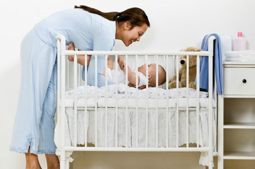 6 Things to Check while buying a Baby Cot