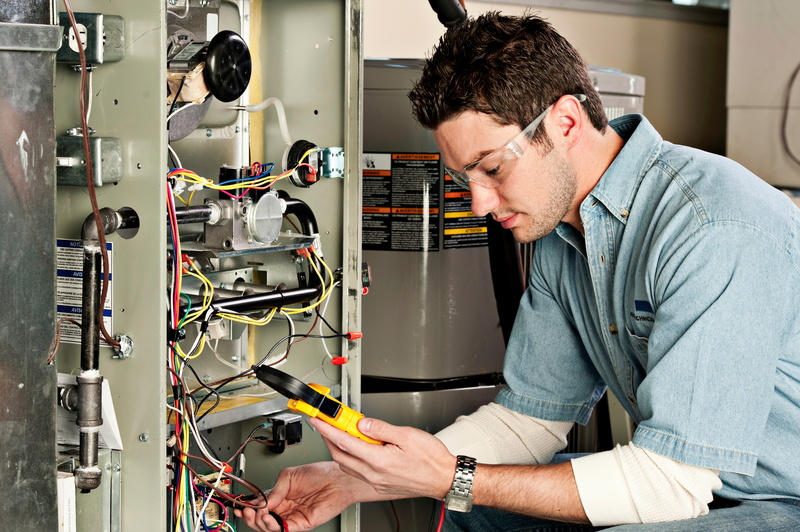 A Guide to Why It’s a Good Idea to Hire Professional Electricians