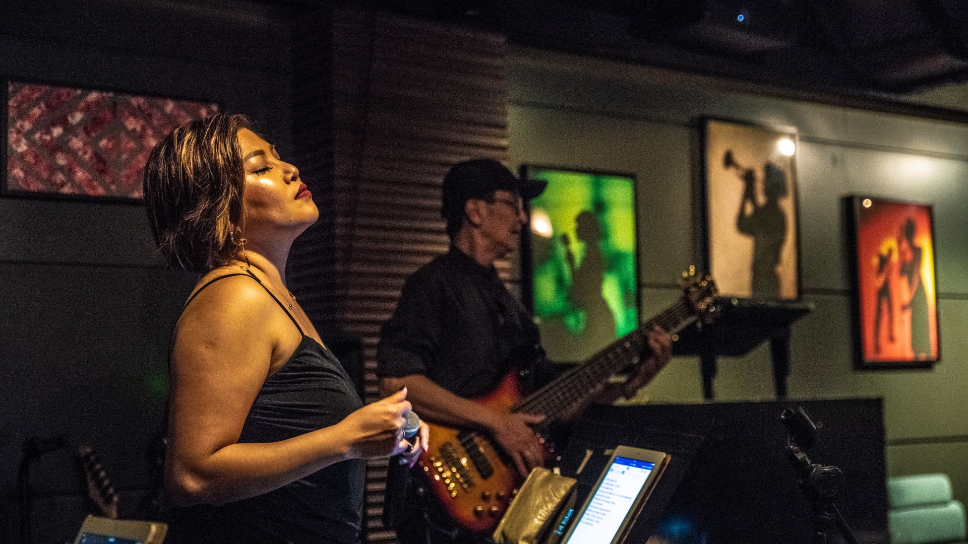 live music bar hong kong